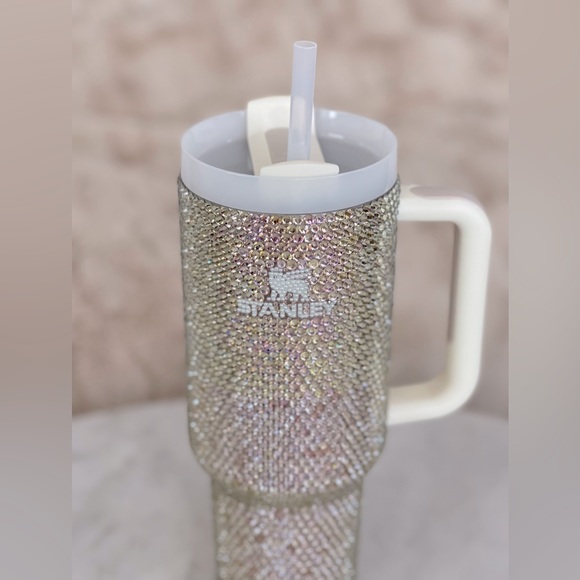 Stanley 40oz Quencher H2.O Flowstate Tumbler - Picture 10 of 15